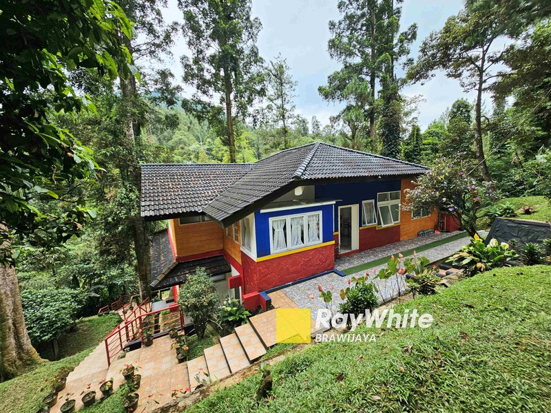 Private Vila di Mega Indah Villa Estate, Mega Mendung, Puncak, Bogor, siap huni