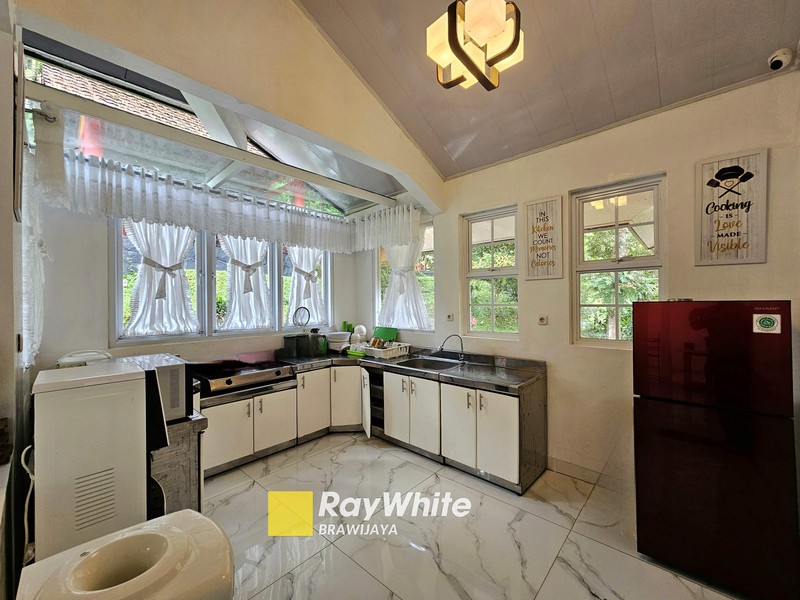 Private Vila di Mega Indah Villa Estate, Mega Mendung, Puncak, Bogor, siap huni