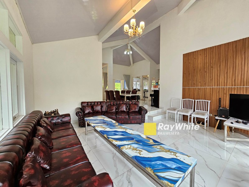 Private Vila di Mega Indah Villa Estate, Mega Mendung, Puncak, Bogor, siap huni