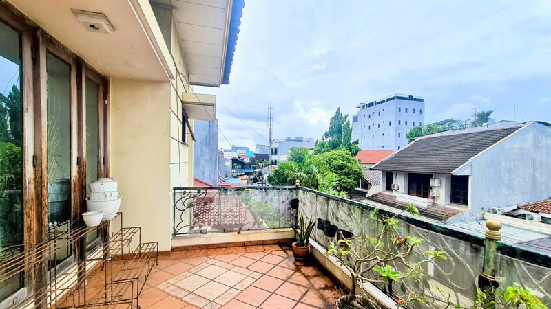 Rumah Hitung Tanah Area Cipete