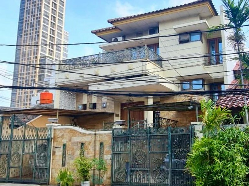 Rumah Hitung Tanah Area Cipete