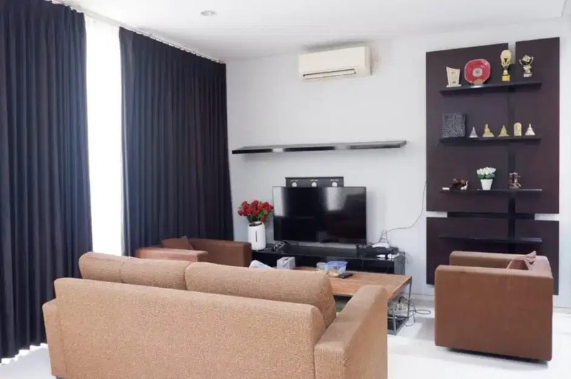 Rumah Hitung Tanah Area Cipete