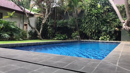 Beautiful and exclusive residence in kemang dalam with garden semifurnish 