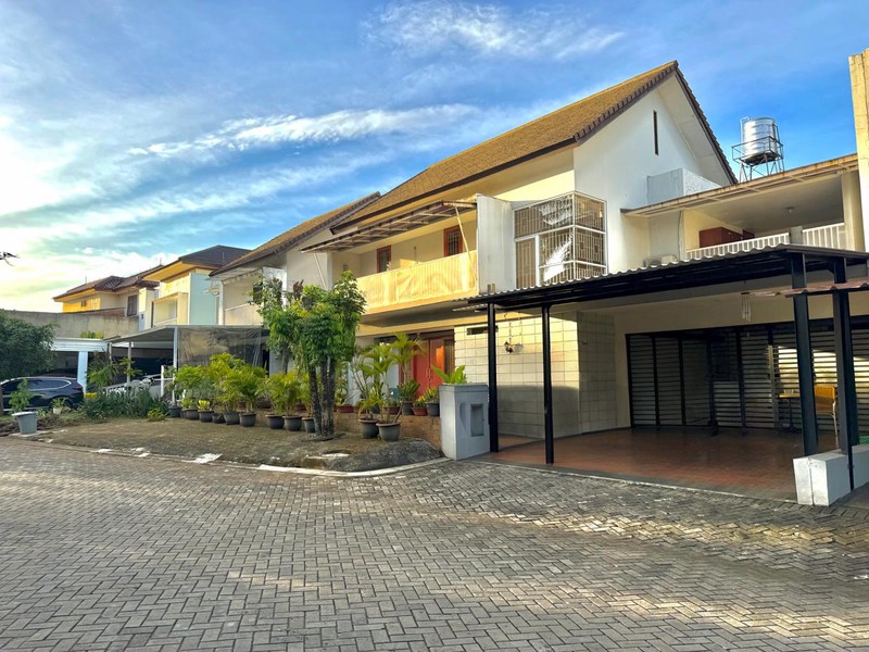 Rumah Mewah 2 Lantai Siap Huni dengan Hunian Asri @Bintaro Sektor 9