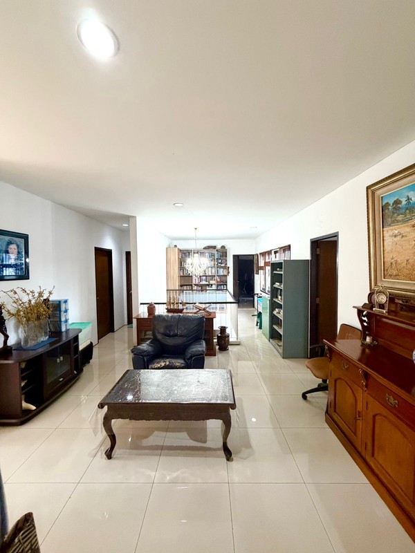 Rumah Mewah 2 Lantai Siap Huni dengan Hunian Asri @Bintaro Sektor 9