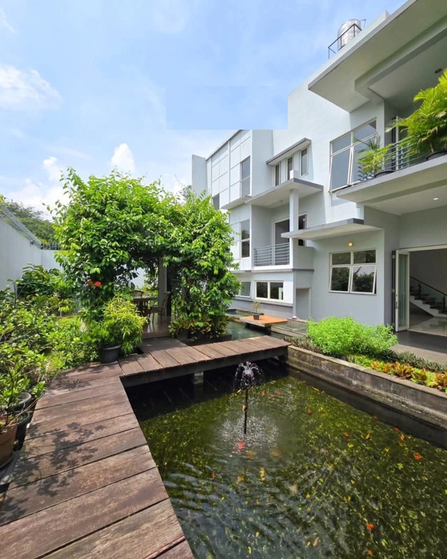 Rumah Lux 2Lantai Diarea Telaga Golf, Near Pusat Bisnis BSD .