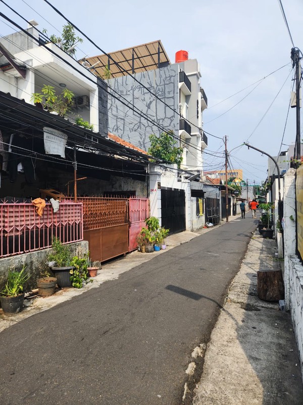 Dijual Rumah Lama  di jl. Petojo Selatan, Jakarta Pusat, Di Bawah Harga NJOP