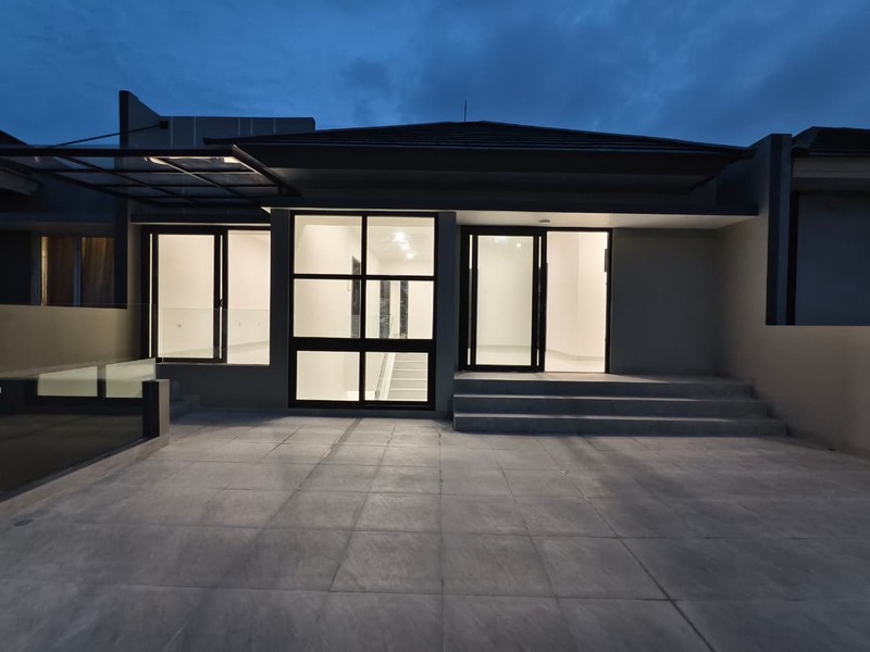 Stock Anyar !!!  Ready Siap Huni  Rumah New Minimalis 