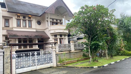 Lebak bulus villa cinere mas bangunan 3,5 lantai depan taman komplek