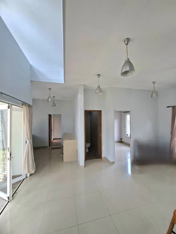 Rumah 2 Lantai Siap Huni Lokasi Premium dengan Hunian Nyaman dan Asri SHM @Bintaro Sektor 9