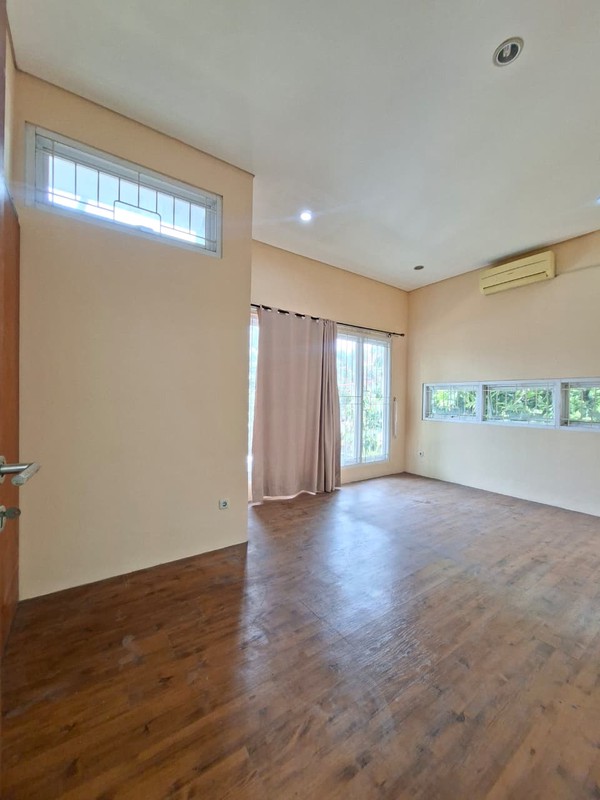 Rumah 2 Lantai Siap Huni Lokasi Premium dengan Hunian Nyaman dan Asri SHM @Bintaro Sektor 9