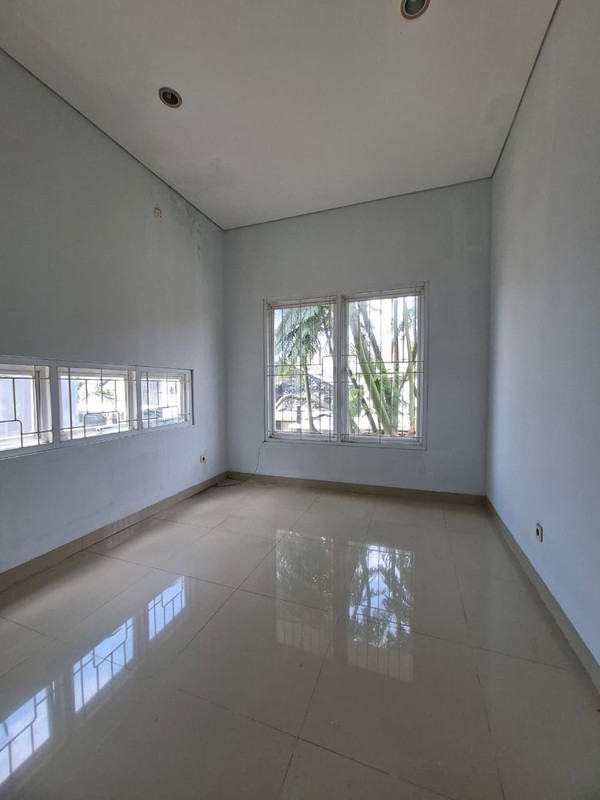 Rumah 2 Lantai Siap Huni Lokasi Premium dengan Hunian Nyaman dan Asri SHM @Bintaro Sektor 9