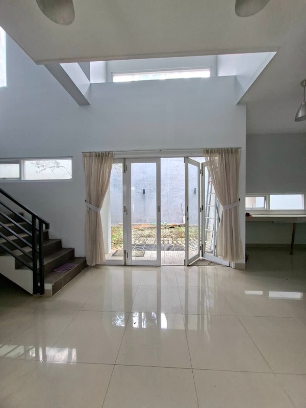 Rumah 2 Lantai Siap Huni Lokasi Premium dengan Hunian Nyaman dan Asri SHM @Bintaro Sektor 9