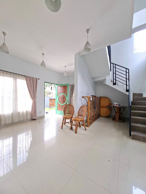 Rumah 2 Lantai Siap Huni Lokasi Premium dengan Hunian Nyaman dan Asri SHM @Bintaro Sektor 9