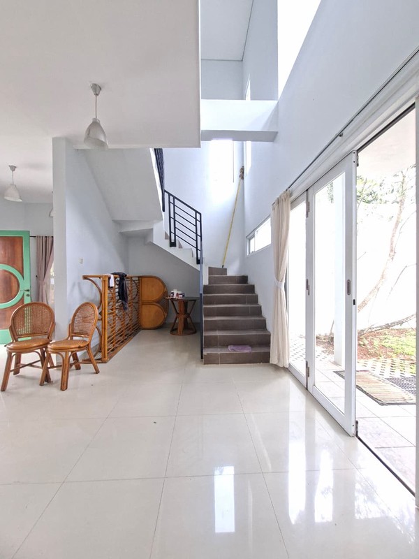 Rumah 2 Lantai Siap Huni Lokasi Premium dengan Hunian Nyaman dan Asri SHM @Bintaro Sektor 9