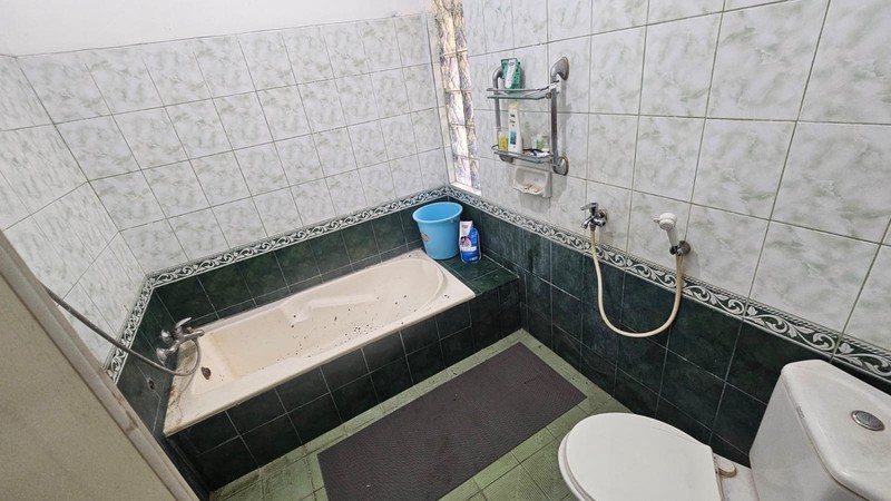 Tapos raya luas 250 rumah jalan utama tapos cocok untuk usaha