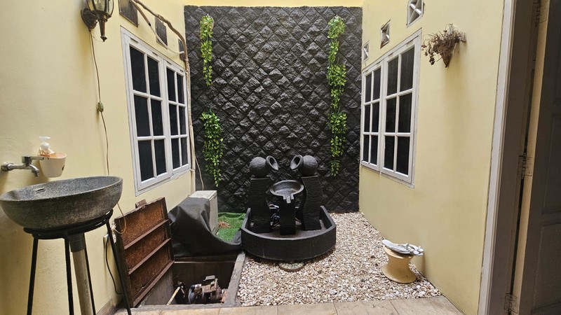 Tapos raya luas 250 rumah jalan utama tapos cocok untuk usaha