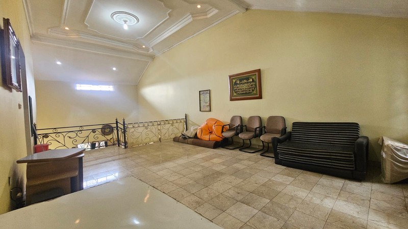 Tapos raya luas 250 rumah jalan utama tapos cocok untuk usaha