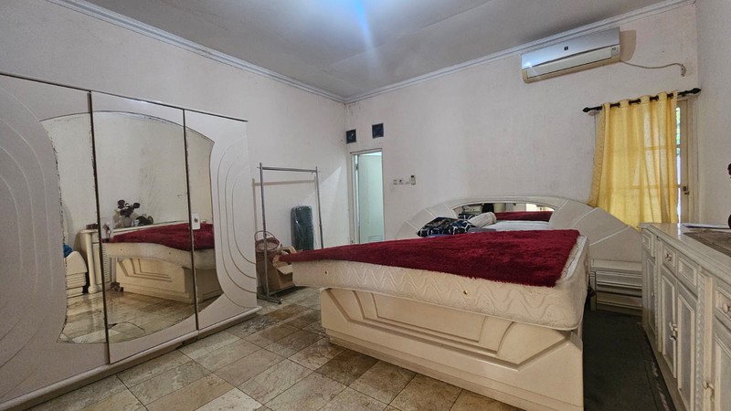 Tapos raya luas 250 rumah jalan utama tapos cocok untuk usaha