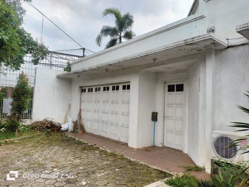 Rumah di Meruya Jakarta Barat Siap Huni dengan LT 412 LB 208 SHm 