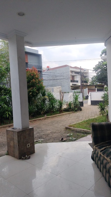 Rumah di Meruya Jakarta Barat Siap Huni dengan LT 412 LB 208 SHm 