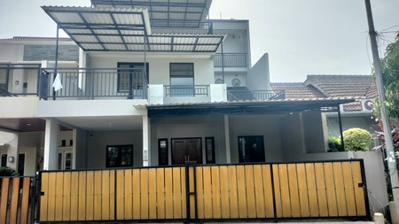 FOR SALE Rumah baru selesai renovasi di TAMAN CHRYSANT - BSD CITY