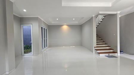Rumah Bagus Siap Huni dengan KT 5+1 KM 4+1 SHM @Bintaro Sektor 9