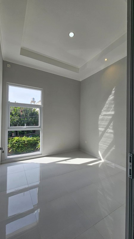 Rumah Bagus Siap Huni dengan KT 5+1 KM 4+1 SHM @Bintaro Sektor 9