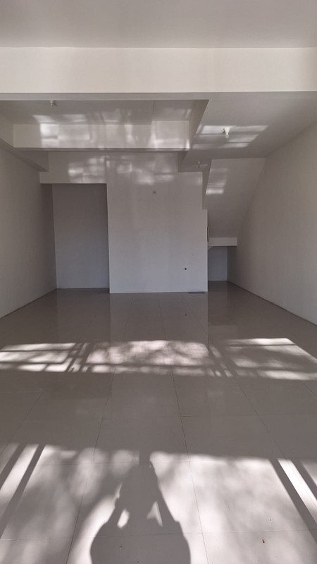 DIJUAL/SEWAKAN SOHO/RUMAH USAHA 3 LANTAI GRAHA NATURA JALAN UTAMA GRAHA NATURA SURABAYA BARAT