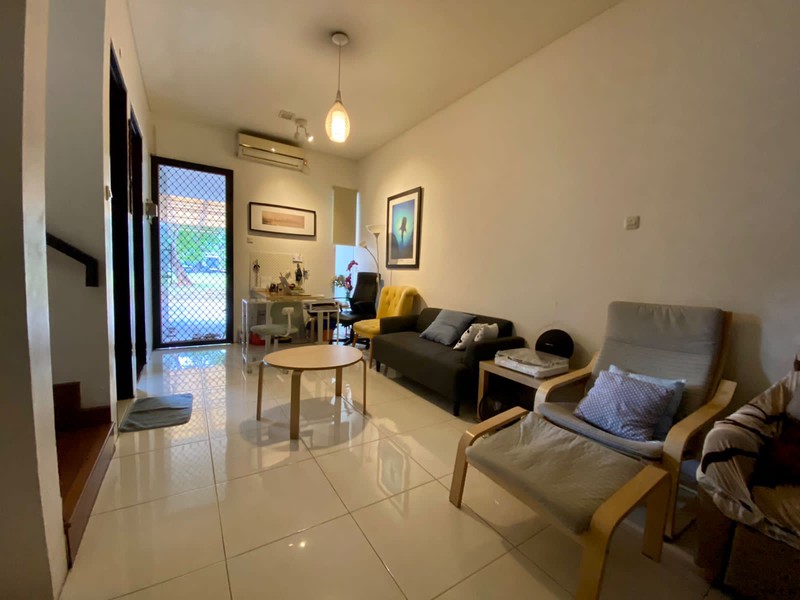 Rumah 2 Lantai Siap Huni dengan Hunian Nyaman dan Asri @Meruya, Jakarta Barat