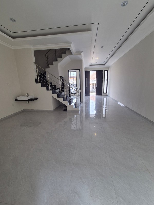JUAL RUMAH MODERN minimalis SIAP HUNI Manyar Kertoadi, Surabaya Timur