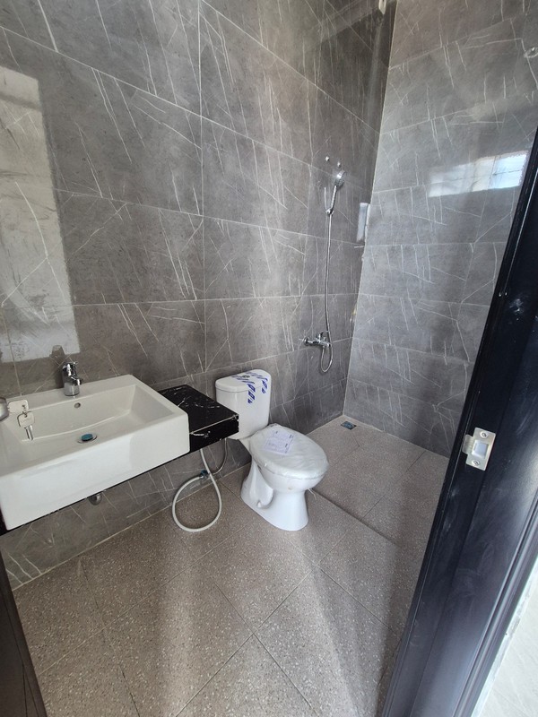 JUAL RUMAH MODERN minimalis SIAP HUNI Manyar Kertoadi, Surabaya Timur