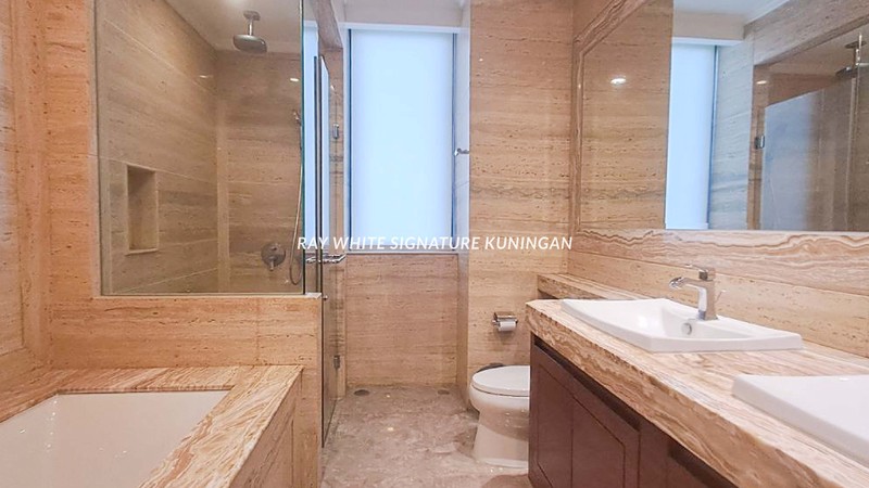 Luxurious Apartment for Rent at Apartemen District 8 Infinity Tower