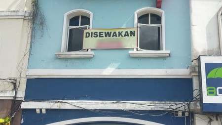 Disewakan Eksklusif Ruko 3 Lantai di Ruko Caragrande, Tepi Ring Road Utara, Sleman