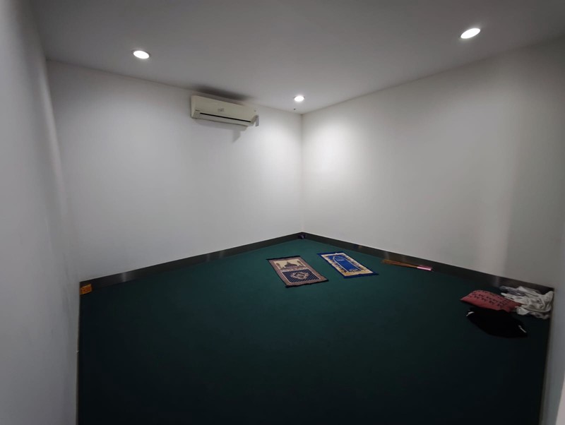 Disewa Ruko strategis ex. Bank, rapi siap pakai, sebrang halte Transjakarta, dekat Tugu Tani, Kwitang Raya, Senen