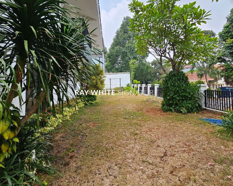 Dijual Rumah Mewah Siap Huni di Jl. Duta Permai III