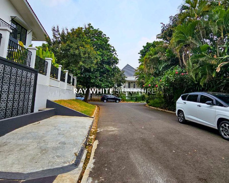 Dijual Rumah Mewah Siap Huni di Jl. Duta Permai III