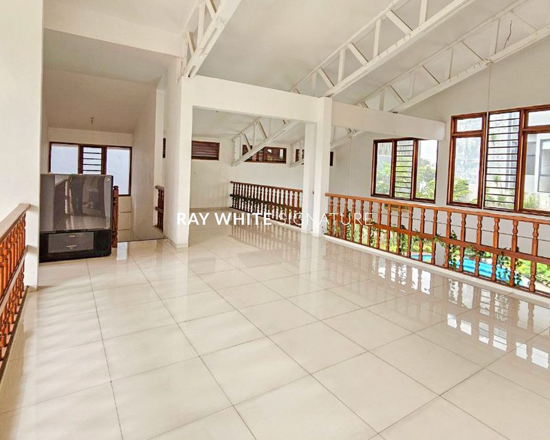 Dijual Rumah Mewah Siap Huni di Jl. Duta Permai III