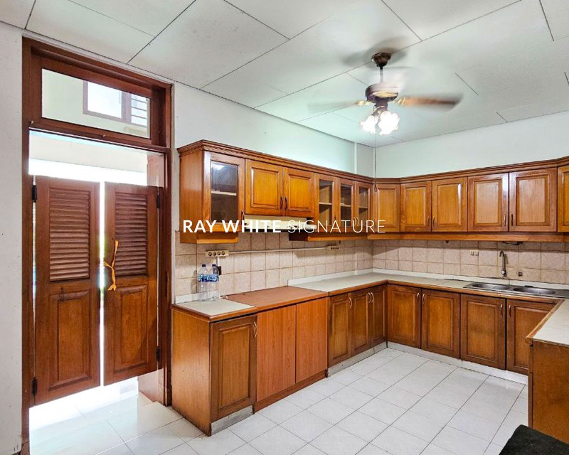 Dijual Rumah Mewah Siap Huni di Jl. Duta Permai III