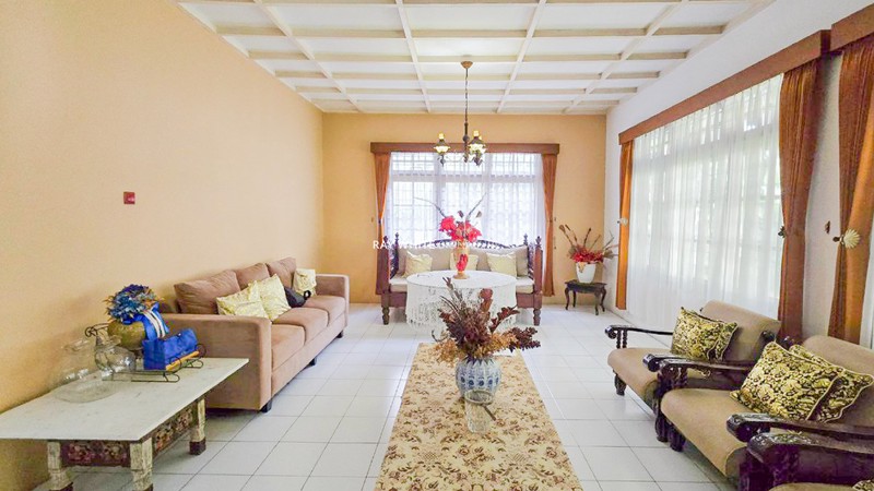 Dijual Rumah Tinggal di Jl Raya Kelapa Dua Kebon Jeruk