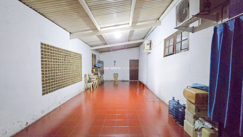 Dijual Rumah Tinggal di Jl Raya Kelapa Dua Kebon Jeruk