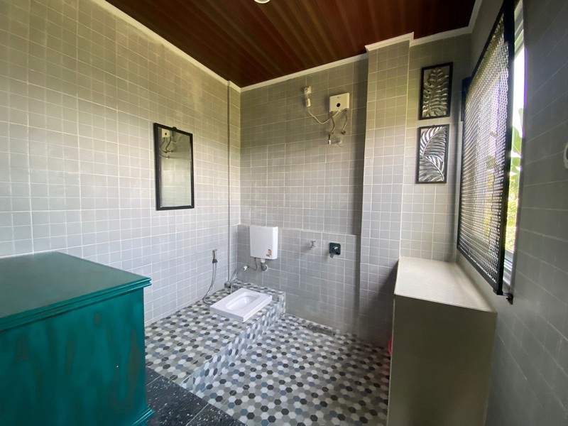 RUMAH CANTIK MINIMALIS, POSISI HOEK DI GRAND NUSA INDAH CILEUNGSI