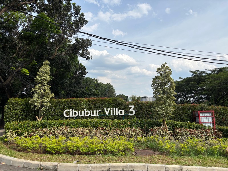 Rumah Cantik Satu Lantai di Cibubur Village 3 Jakarta Timur 