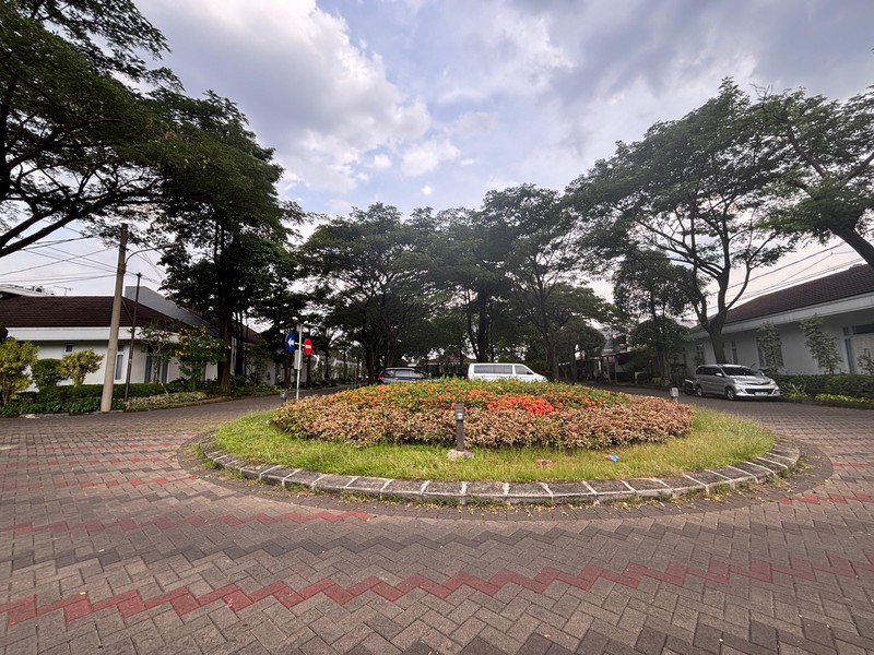 Rumah Cantik Satu Lantai di Cibubur Village 3 Jakarta Timur 