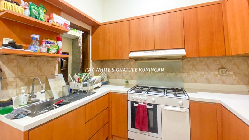 Dijual Rumah Kost 2 Lantai Lokasi Strategis di Tebet Dalam 