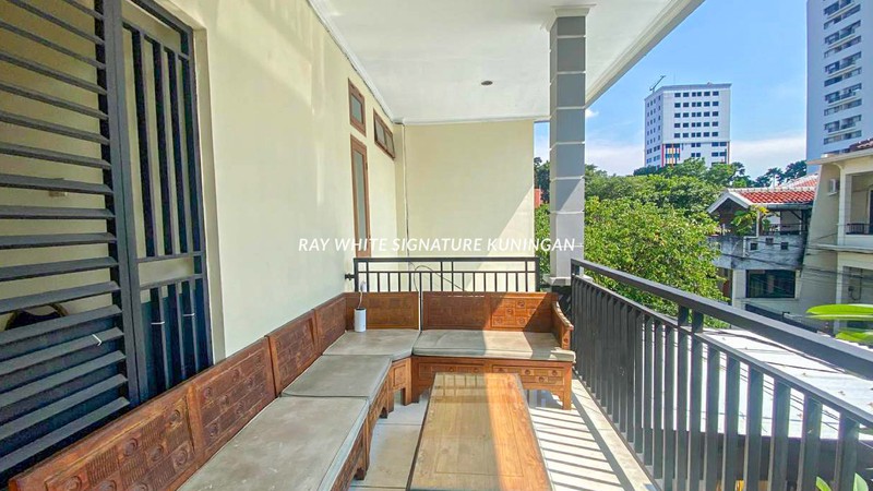 Dijual Rumah Kost 2 Lantai Lokasi Strategis di Tebet Dalam 