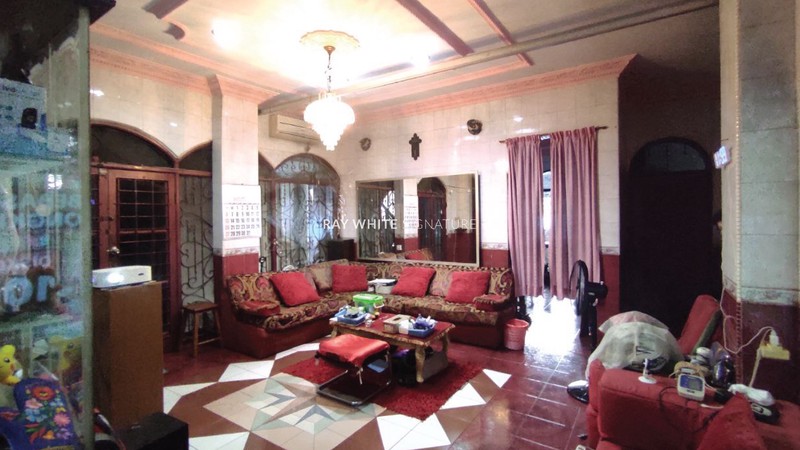 Dijual Rumah Tinggal dan Kost di Jl Kramat Lontar