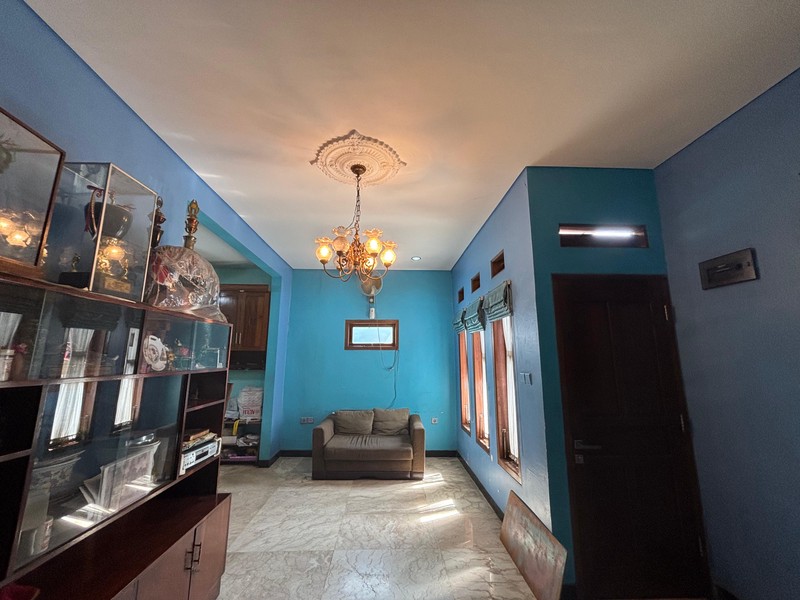 Rumah Besar 2 Lantai di Jl. Raya Bogor Kramatjati Jak Tim