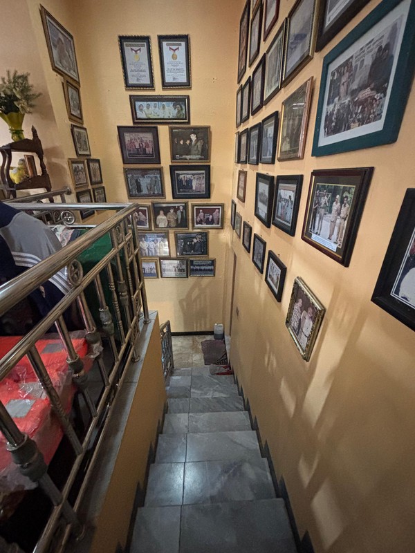 Rumah Besar 2 Lantai di Jl. Raya Bogor Kramatjati Jak Tim