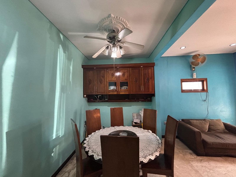 Rumah Besar 2 Lantai di Jl. Raya Bogor Kramatjati Jak Tim